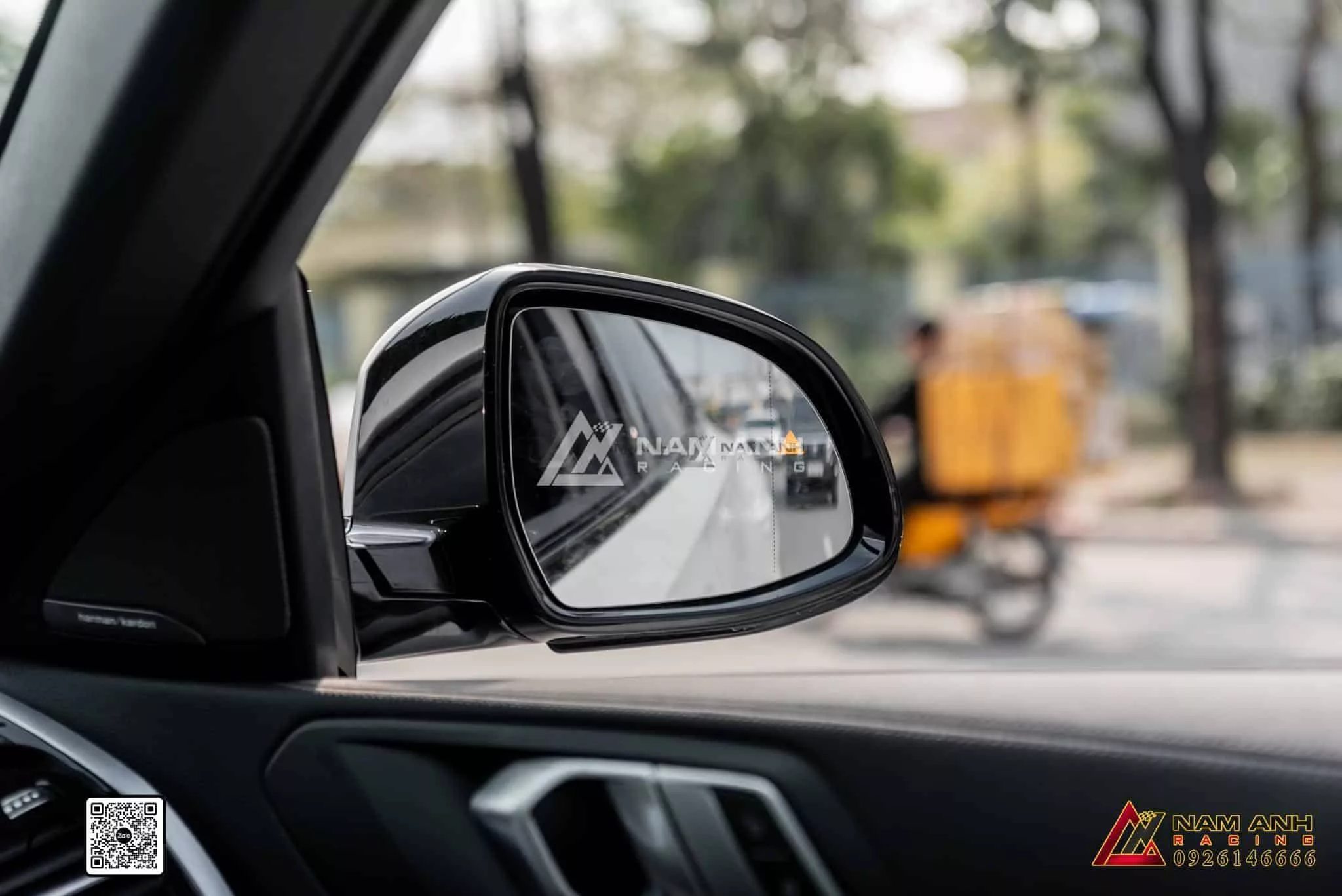 Tính năng duy trì làn đường và cảnh báo va chạm