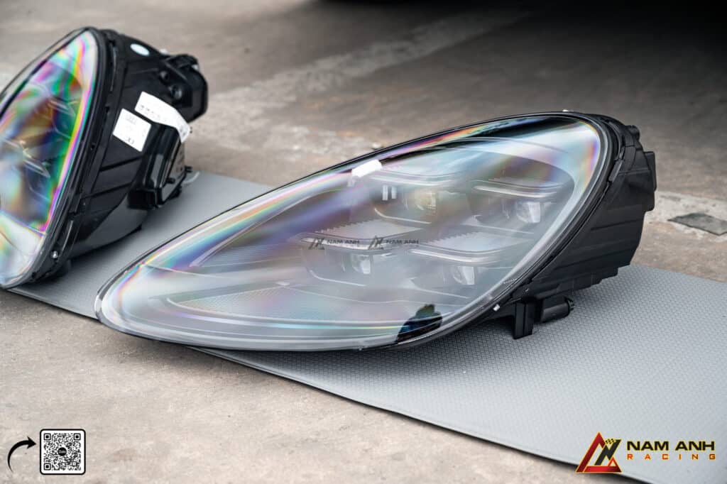 Không chỉ cải tiến về công nghệ, đèn pha phiên bản 2024 dành cho Porsche Cayenne 957 còn là bước đột phá về thiết kế ngoại thất