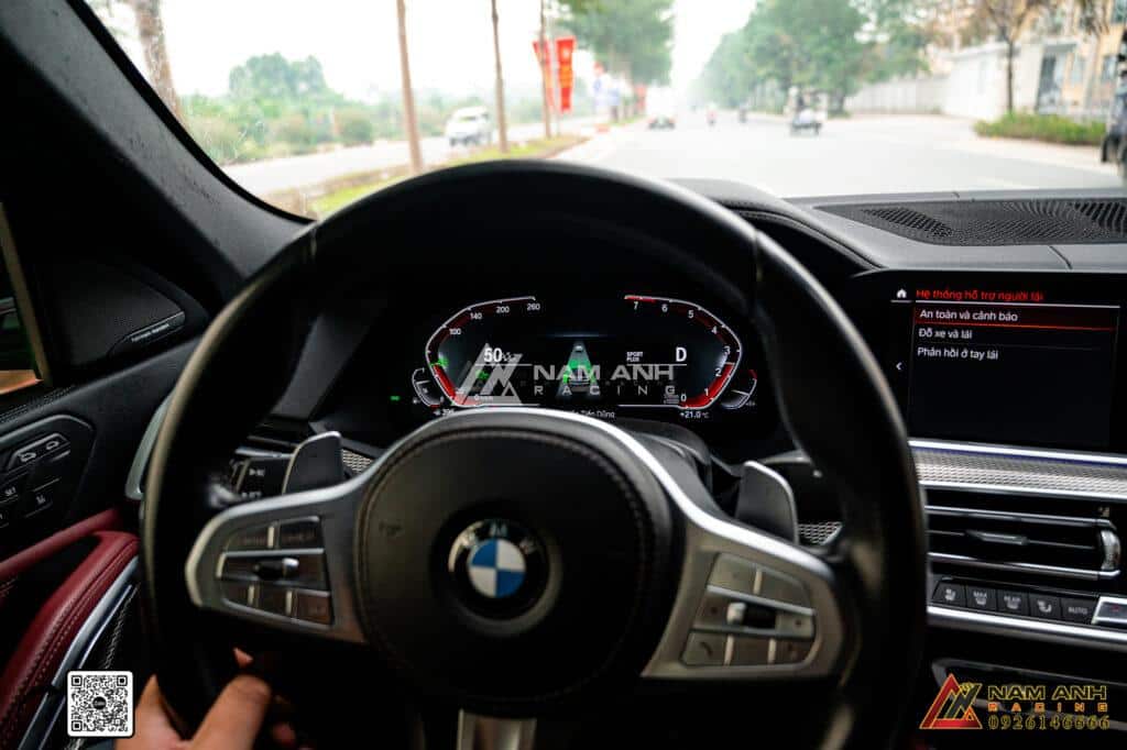 Điều khiển tự động khi phát hiện vật cản phía trước