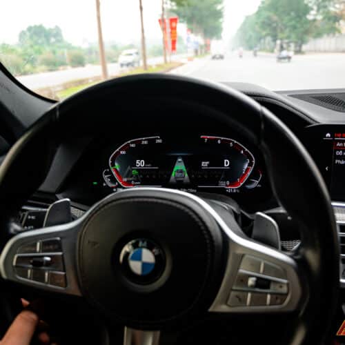 Điều khiển tự động khi phát hiện vật cản phía trước