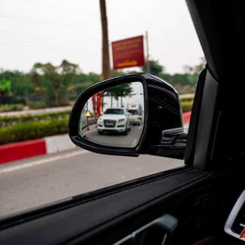 Hệ thống cảnh báo điểm mù tích hợp với các tính năng hỗ trợ lái khác