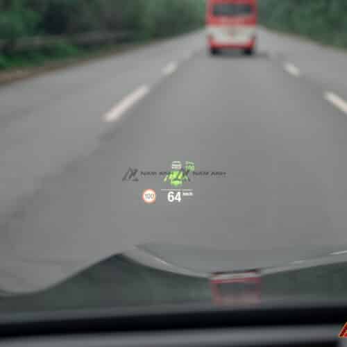 Điều khiển làn đường và kiểm soát khoảng cách