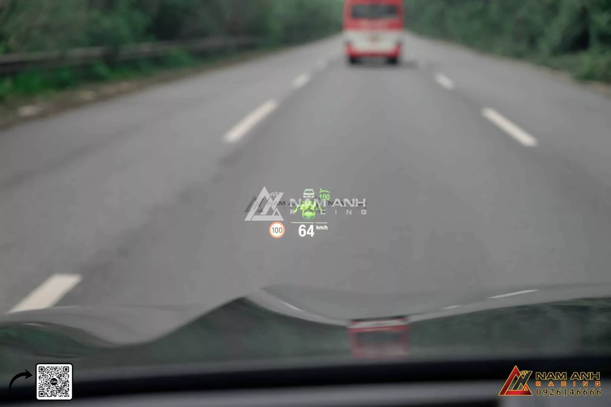 Điều khiển làn đường và kiểm soát khoảng cách