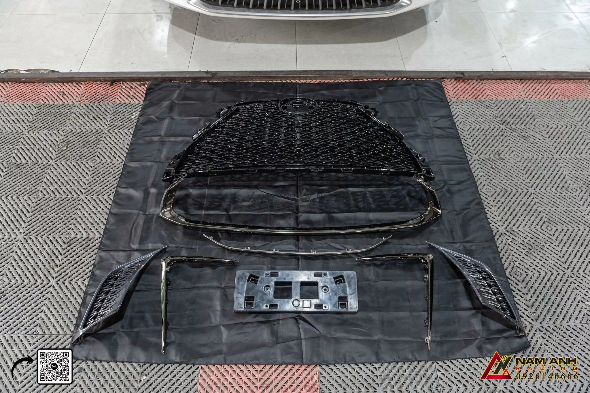 Thiết Kế và Chất Liệu của Bodykit F-Sport Dành Cho Lexus ES (2019-2025)