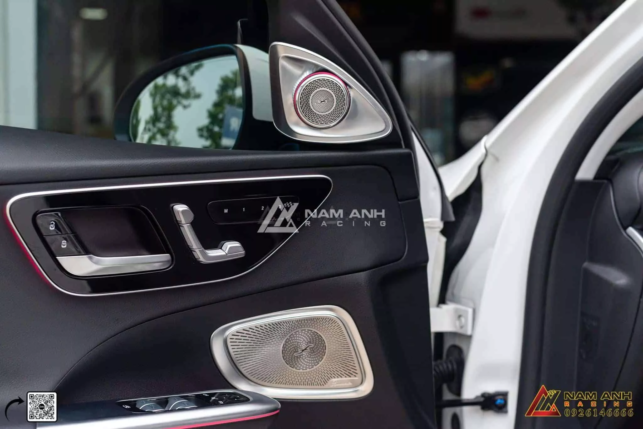 Cấu Tạo Của Hệ Thống Loa Burmester Dành Cho Mercedes-Benz C-Class (W206)