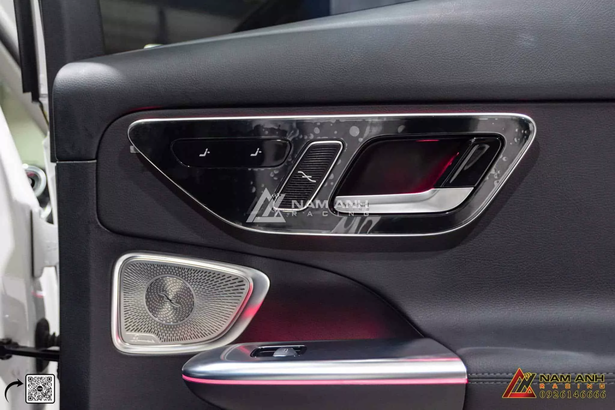 So Sánh Giữa Hệ Thống Loa Tiêu Chuẩn Và Loa Burmester 3D