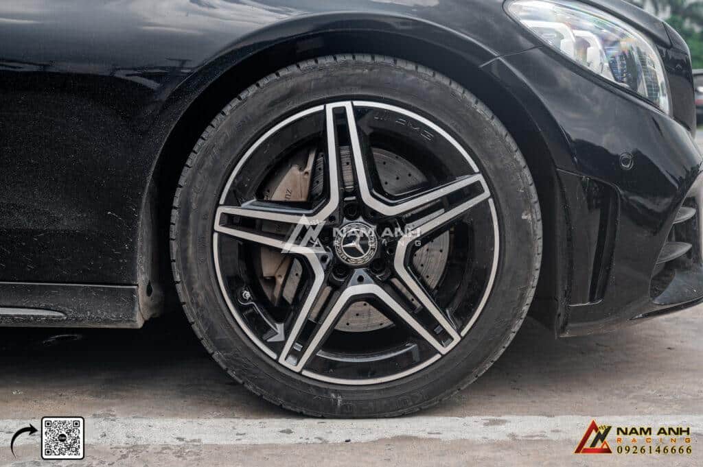 So Sánh Hệ Thống Áp Suất Lốp C-Class (W205) Với Các Mẫu Xe Khác