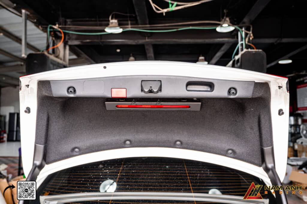 Lắp đặt hệ thống cốp điện