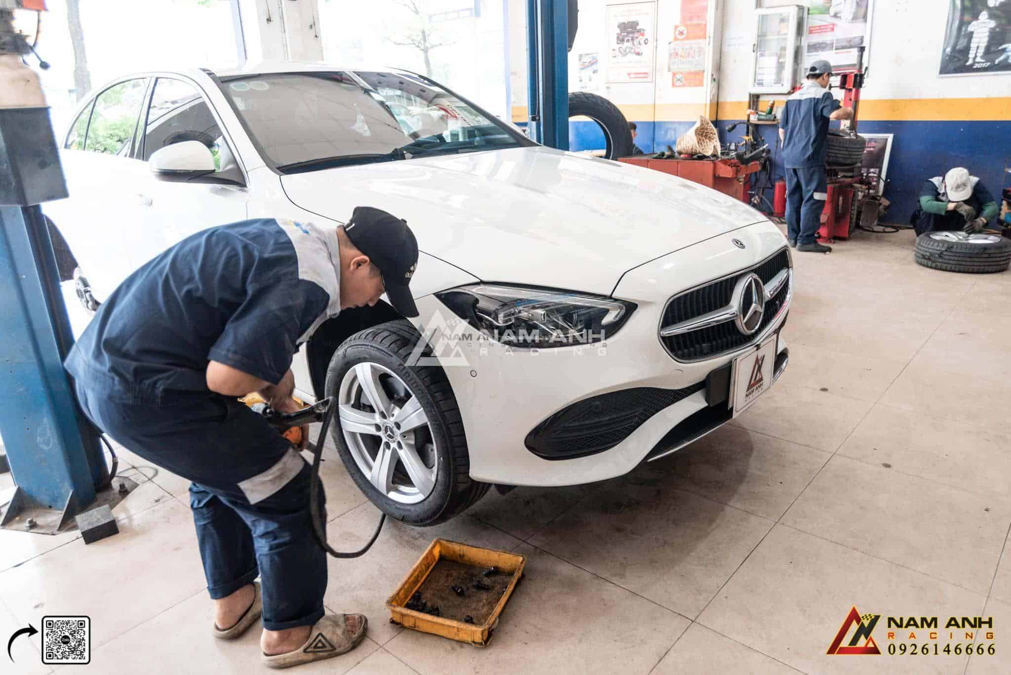 Địa Chỉ Uy Tín Để Nâng cấp Hệ thống áp suất lốp C-Class | Mercedes-Benz C-Class (W206)
