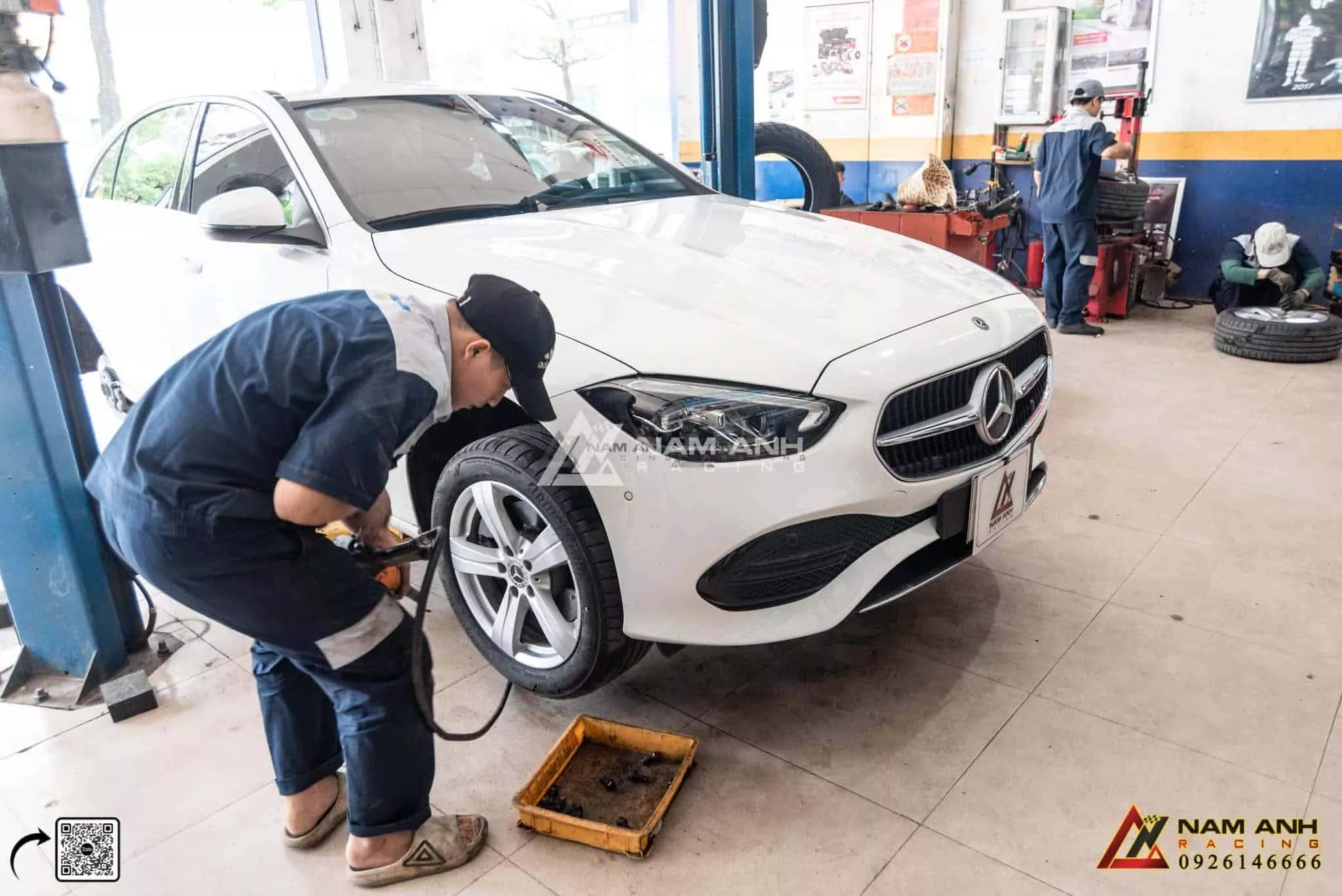 Địa Chỉ Uy Tín Để Nâng cấp Hệ thống áp suất lốp C-Class | Mercedes-Benz C-Class (W206)