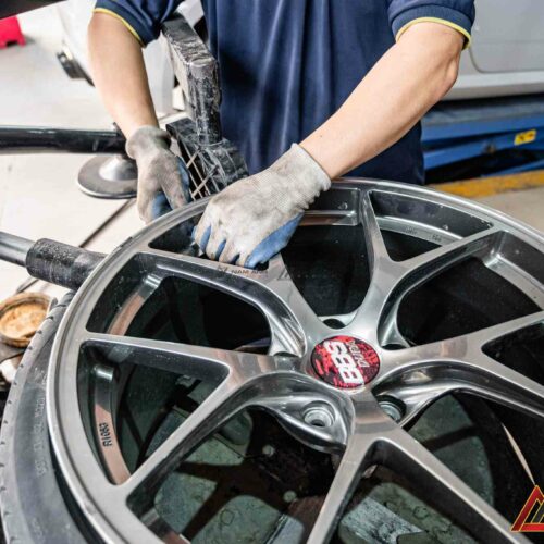 Theo dõi an toàn lốp Audi TT mọi hành trình cùng thiết bị đo áp suất chính xác