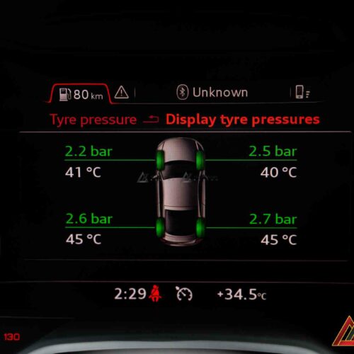 Hiển thị áp suất và nhiệt độ từng lốp Audi TT theo thời gian thực, tích hợp cảnh báo bằng âm thanh.