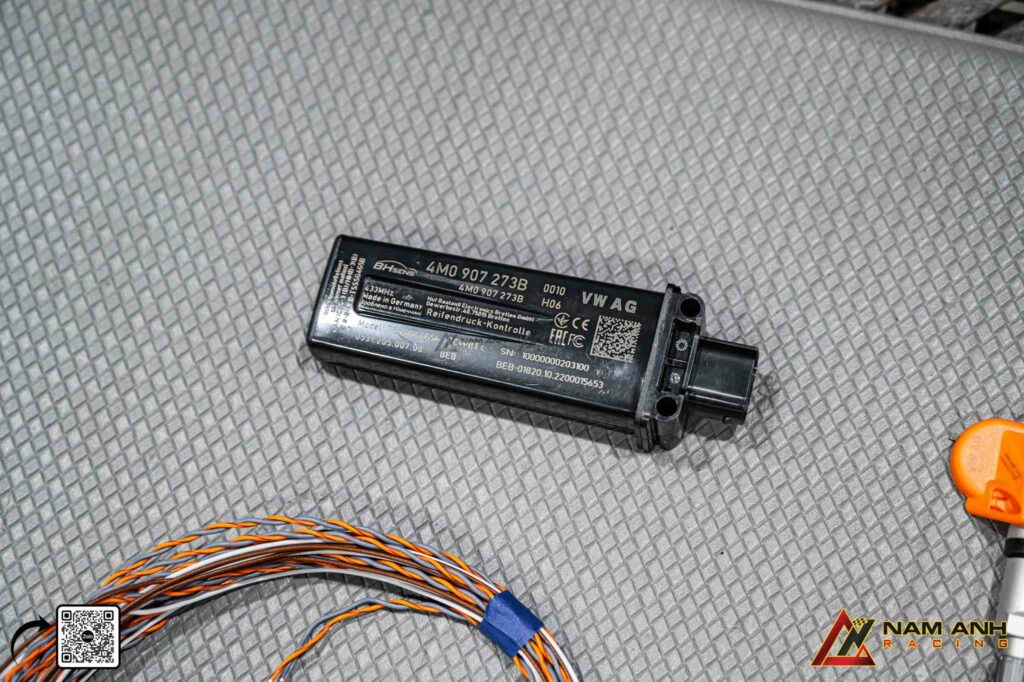 Cảm biến áp suất lốp giải pháp toàn diện cho lái xe tốc độ, bảo vệ hiệu suất và độ ổn định