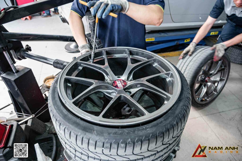 Cảm biến được gắn đúng vị trí van, đảm bảo không lệch tâm và kín khí tuyệt đối