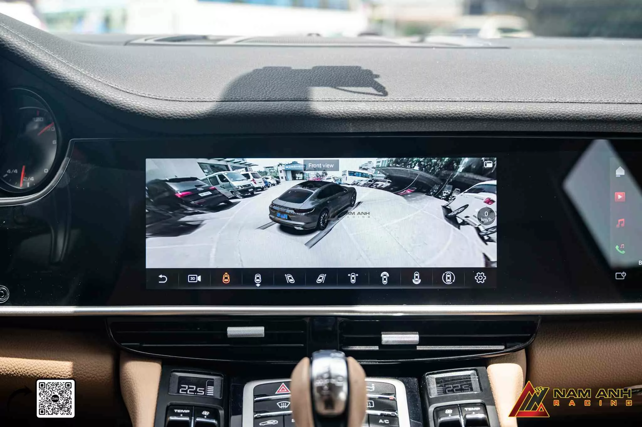 Màn hình trung tâm hiển thị sắc nét, hỗ trợ đa định dạng âm thanh và hình ảnh