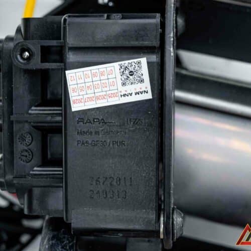 Cận cảnh phuộc AIRMATIC dành cho Mercedes-Benz V-Class