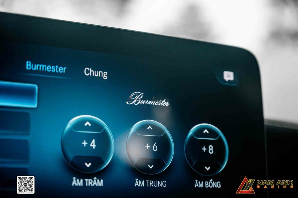 Nội thất GLC 300 Coupe thêm phần đẳng cấp khi nâng cấp Burmester