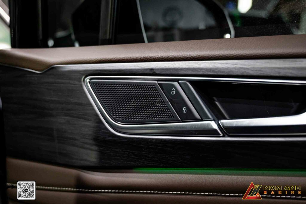 Nâng cấp âm thanh không chỉ để giải trí mà còn biến Viloran thành văn phòng di động tiện nghi.