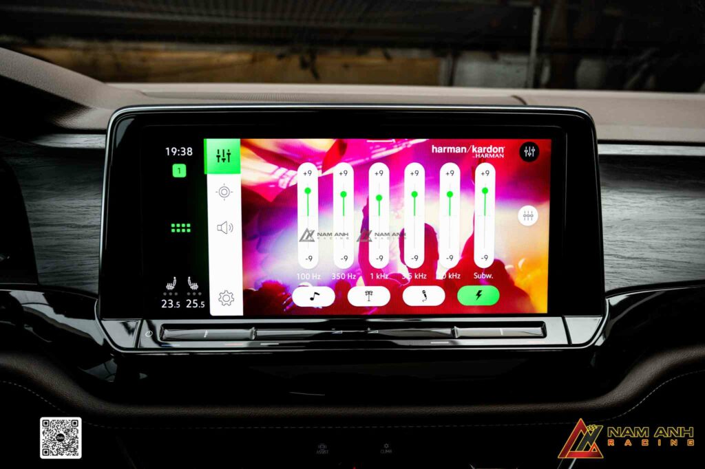 Sự kết hợp giữa chất âm Harman/Kardon và không gian yên tĩnh của Viloran tạo nên trải nghiệm đẳng cấp.