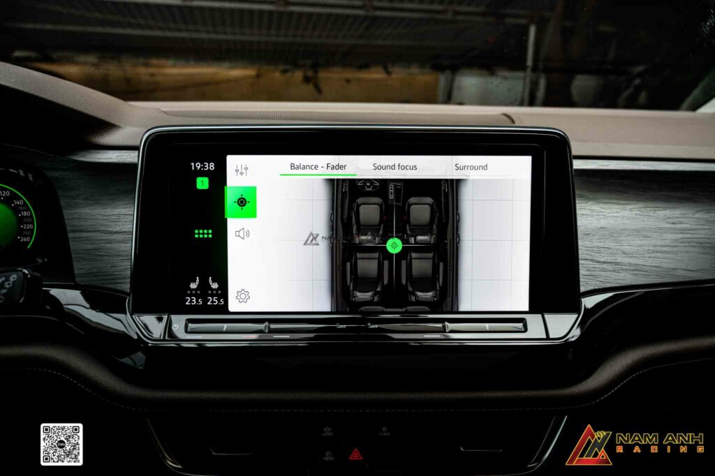 Ghế điện tạo cảm giác cao cấp và hiện đại, như đang ngồi trong khoang thương gia của máy bay.