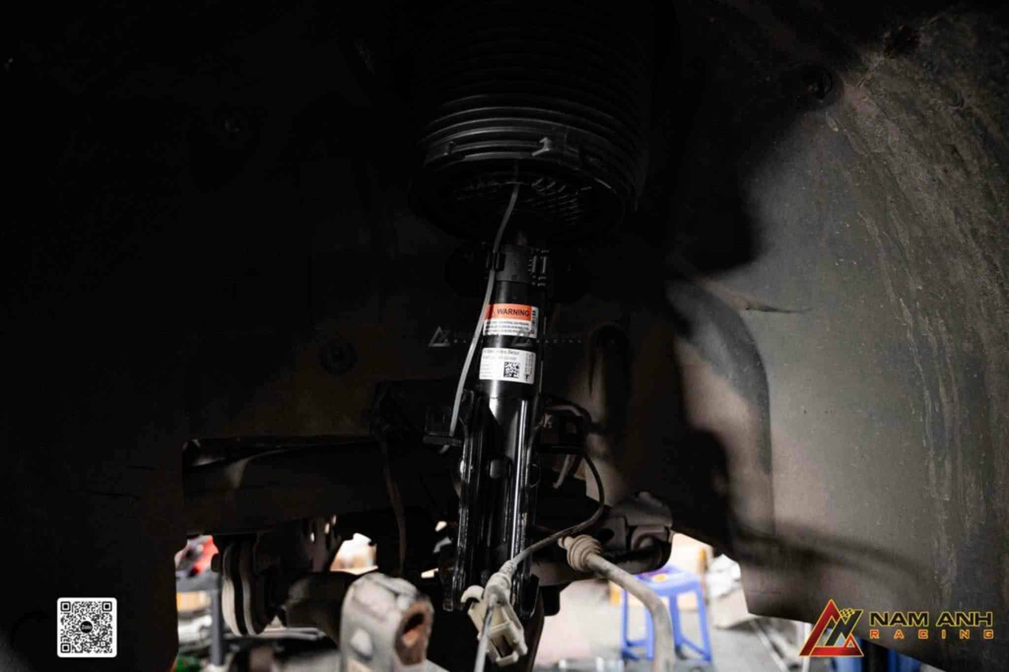 Phuộc hơi AIRMATIC lắp trên Mercedes V-Class

