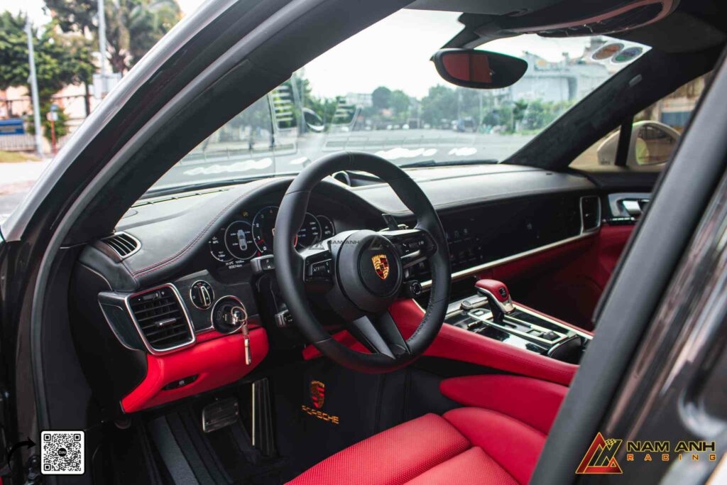 Thiết kế gọn gàng, sắc sảo – tối ưu hóa trải nghiệm lái và thao tác trực quan.