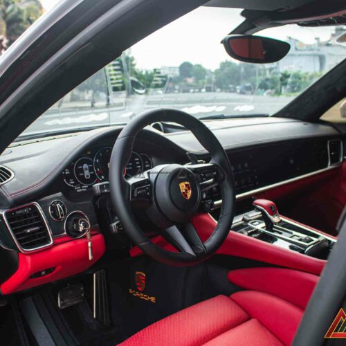 Thiết kế gọn gàng, sắc sảo – tối ưu hóa trải nghiệm lái và thao tác trực quan.