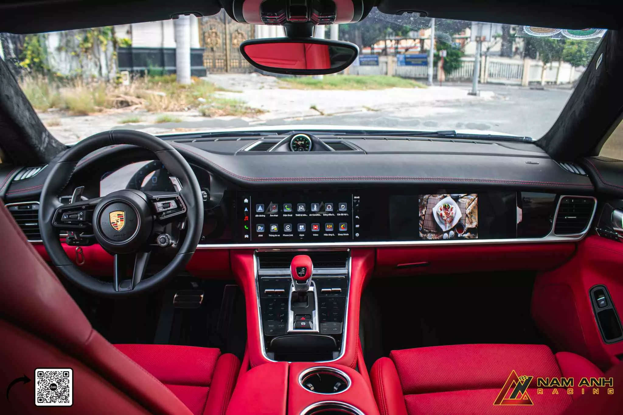 Khoang lái Panamera facelift 2018 – đậm chất hiện đại, chuẩn mực sang trọng.