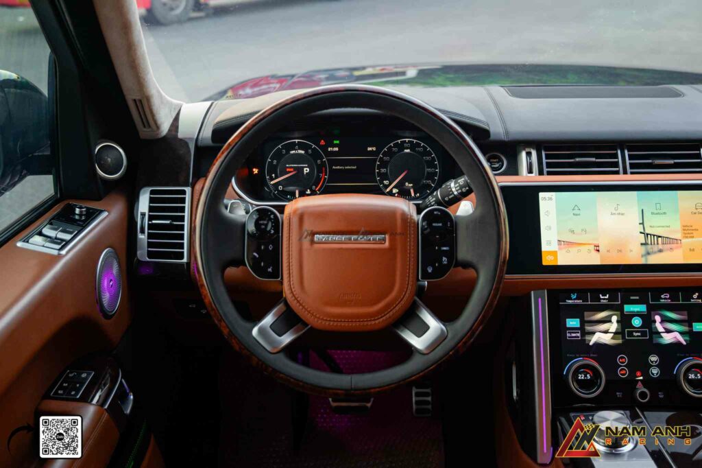 Vô lăng bọc da tinh tế, hoàn thiện tỉ mỉ từng đường chỉ tạo nên sự khác biệt ngay khi chạm vào.