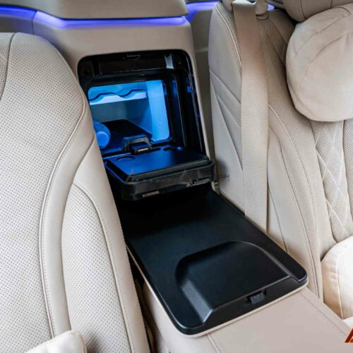 Nội thất S-Class W222 với tủ lạnh cao cấp hàng ghế thứ hai