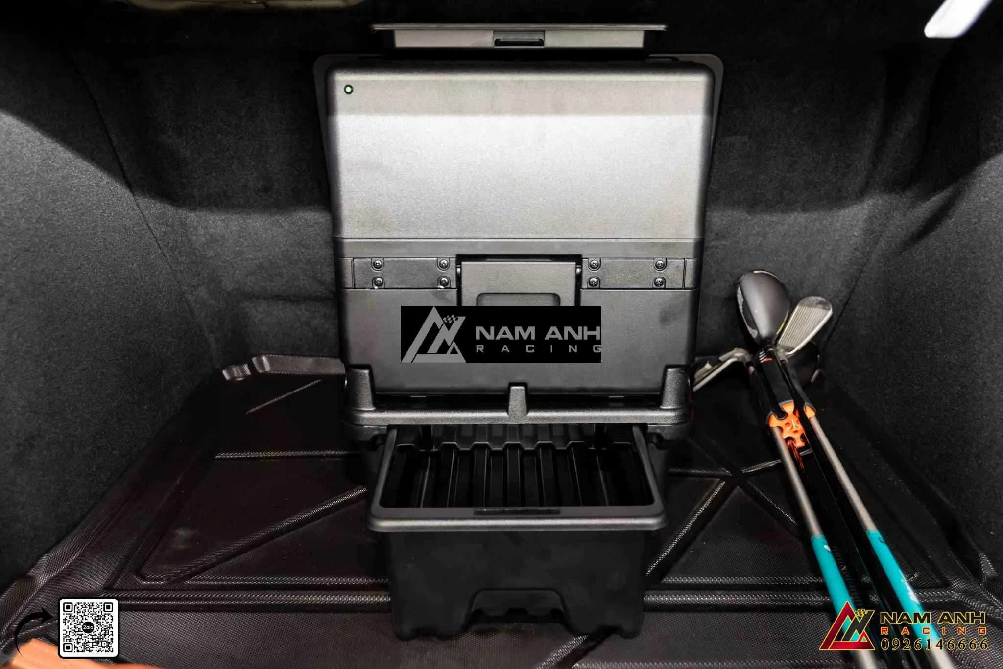 Hộc lạnh mini hàng ghế thứ hai trên S-Class W223