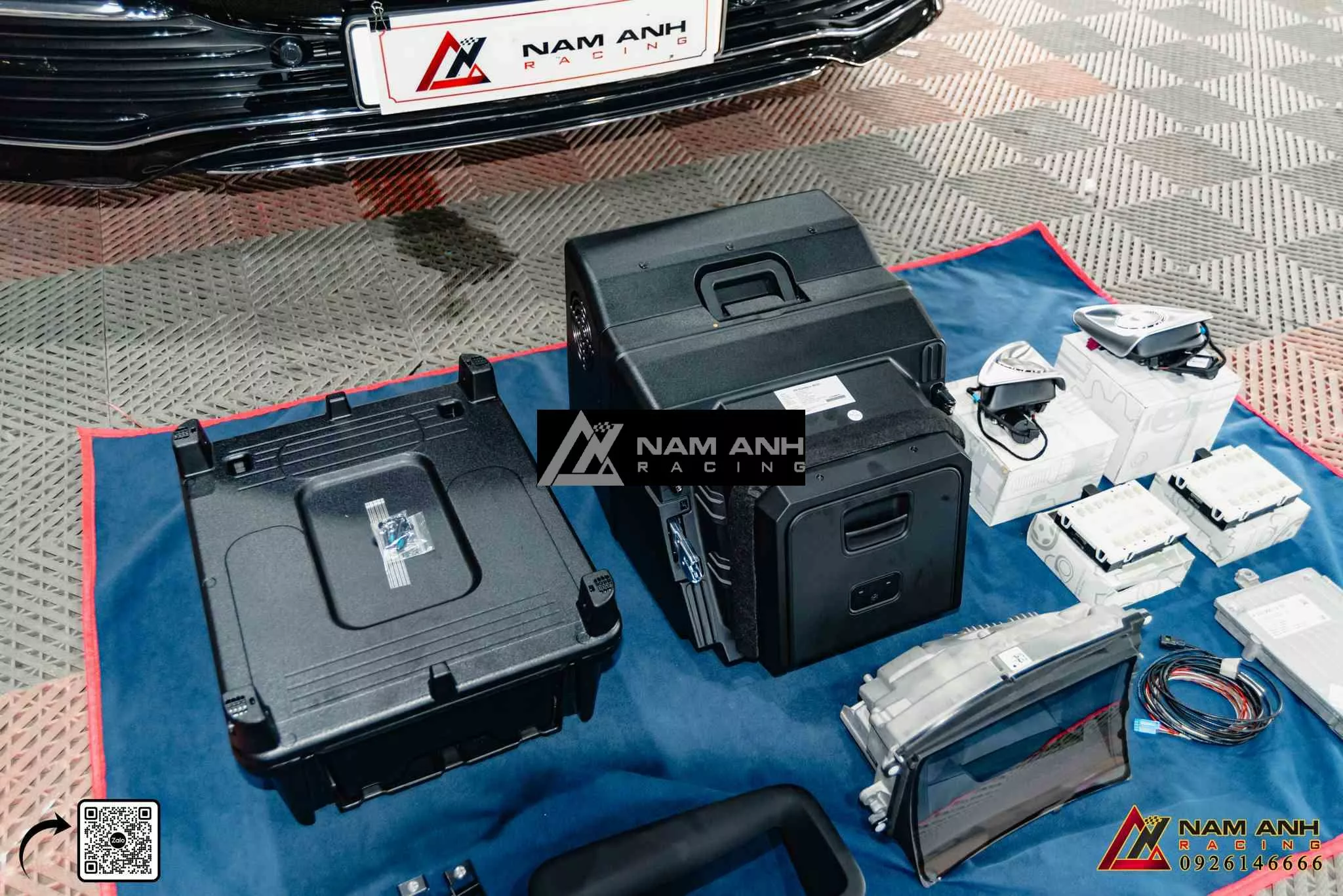 Khoang VIP Mercedes S-Class W223 tích hợp tủ lạnh chuẩn Maybach