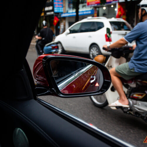 Cảnh báo và hỗ trợ khi chuyển làn