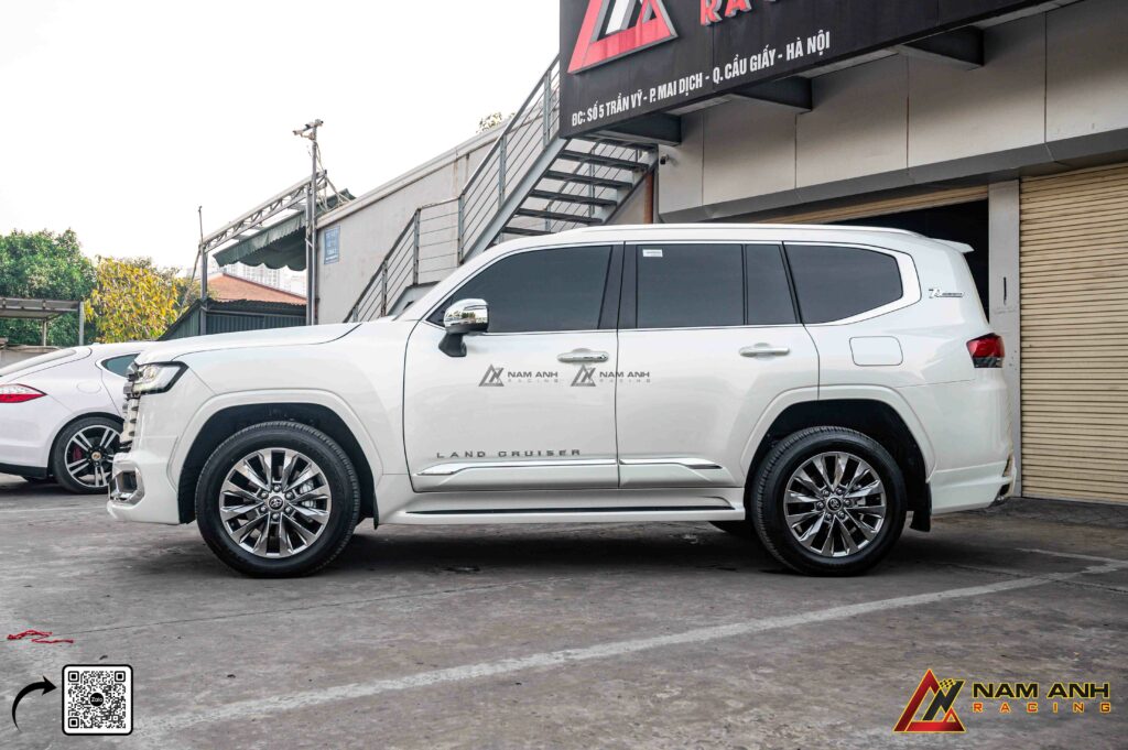 LC300 Modellista: Sự kết hợp hoàn hảo giữa mạnh mẽ và tinh tế.