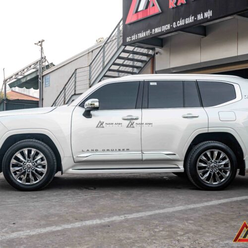 LC300 Modellista: Sự kết hợp hoàn hảo giữa mạnh mẽ và tinh tế.