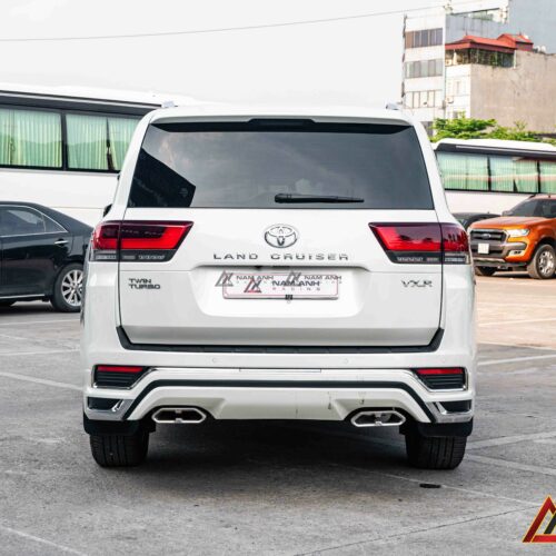 Nâng tầm phong cách: Bodykit Modellista mang đến diện mạo mới cho Toyota LC300.