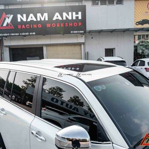 Từng đường nét Bodykit Modellista được thiết kế tỉ mỉ, ôm sát LC300.