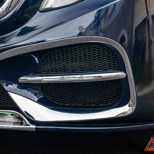 Cản trước phối chrome – điểm nhấn sáng vừa đủ, tăng nhận diện nhưng không phô trương.