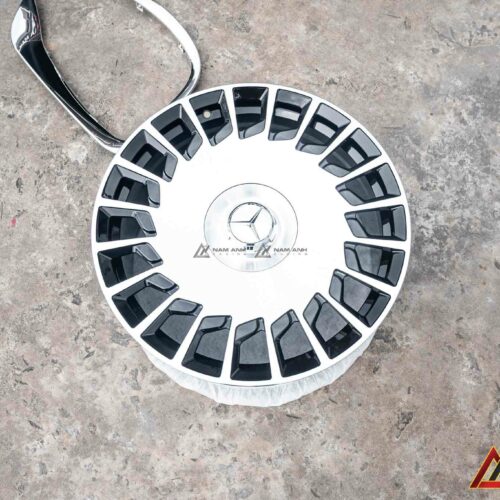 Mâm phối 2 tông màu – nâng khí chất xe mà vẫn giữ chất V-Class.