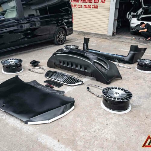 Phần đầu xe đầy đặn – đúng tinh thần limousine cao cấp.