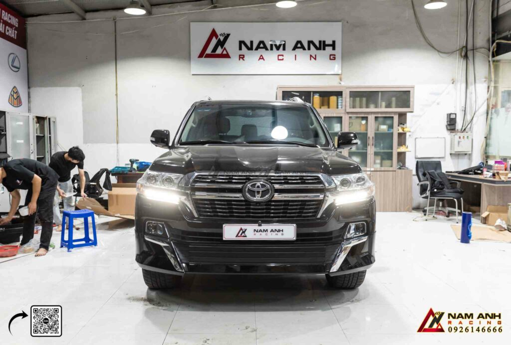 Phần cản trước và cản sau đồng bộ, tạo sự liền mạch trong thiết kế tổng thể