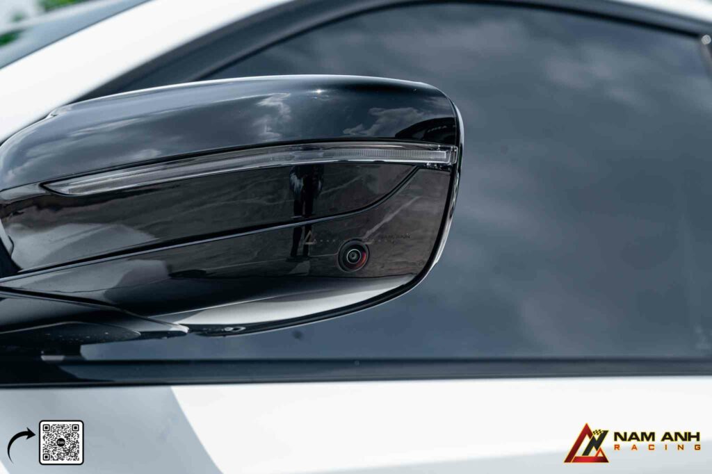 Camera 360 BMW hiển thị rõ các vùng khuất như gầm xe, hông và đuôi – giảm thiểu rủi ro va chạm.

