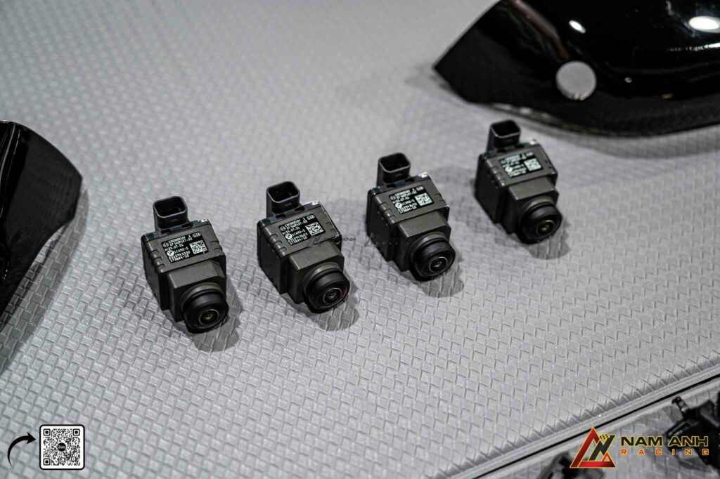 Camera 360 chính hãng, hình ảnh sắc nét, hiển thị trực tiếp trên màn hình trung tâm.

