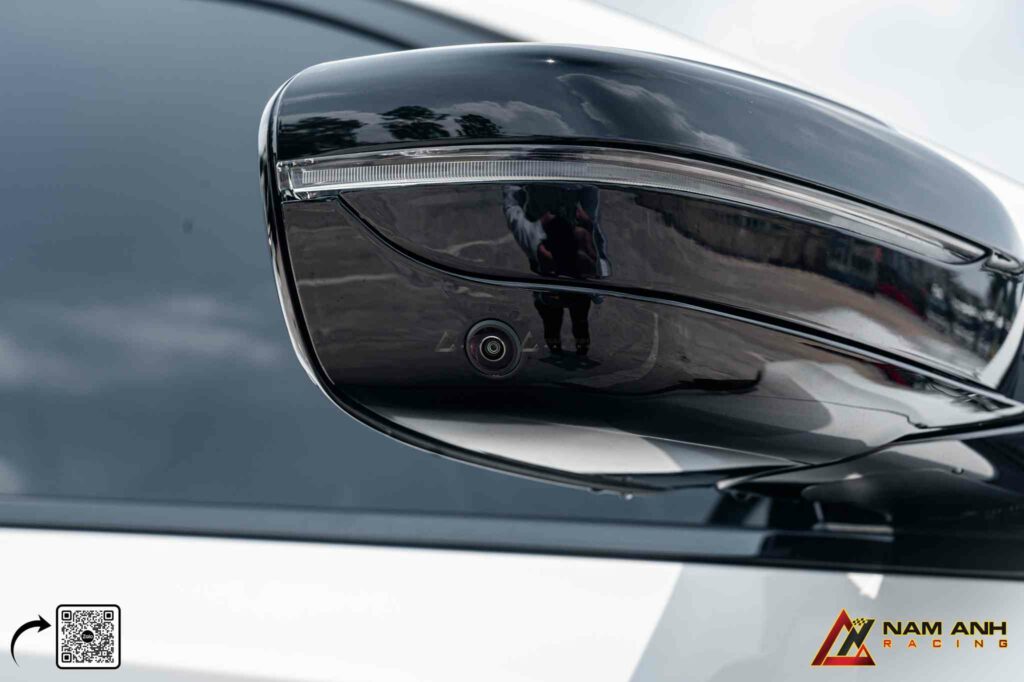 Hình ảnh sắc nét, màu chuẩn – hiển thị trực tiếp trên màn hình trung tâm của xe.

