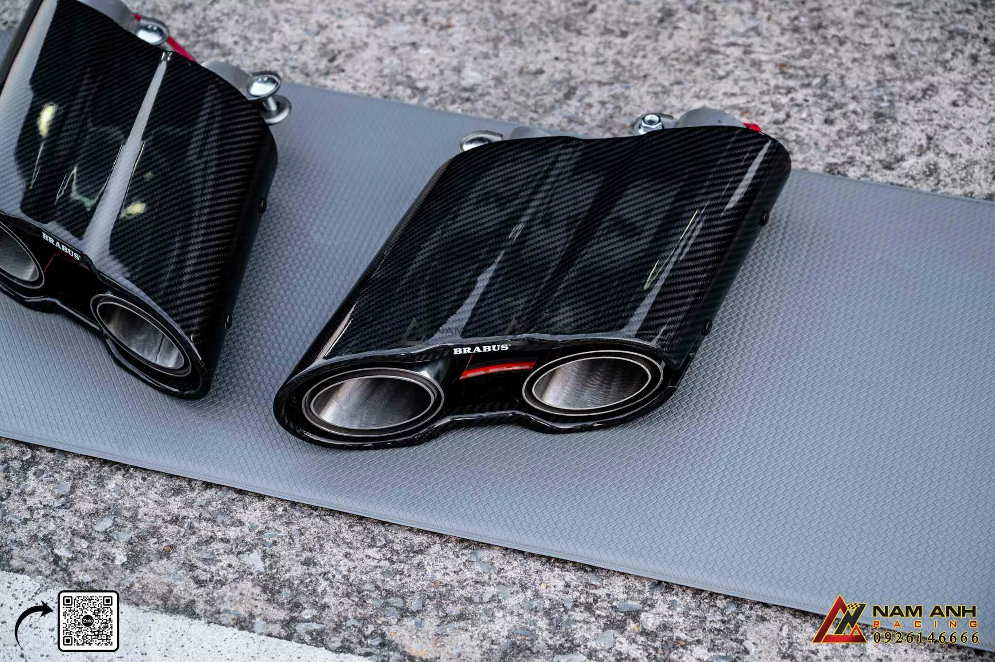 Cận cảnh đầu pô LED Brabus gắn trên G-Class