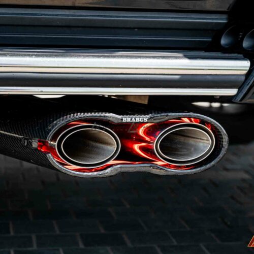 Hệ thống pô LED Brabus nổi bật trên G-Class