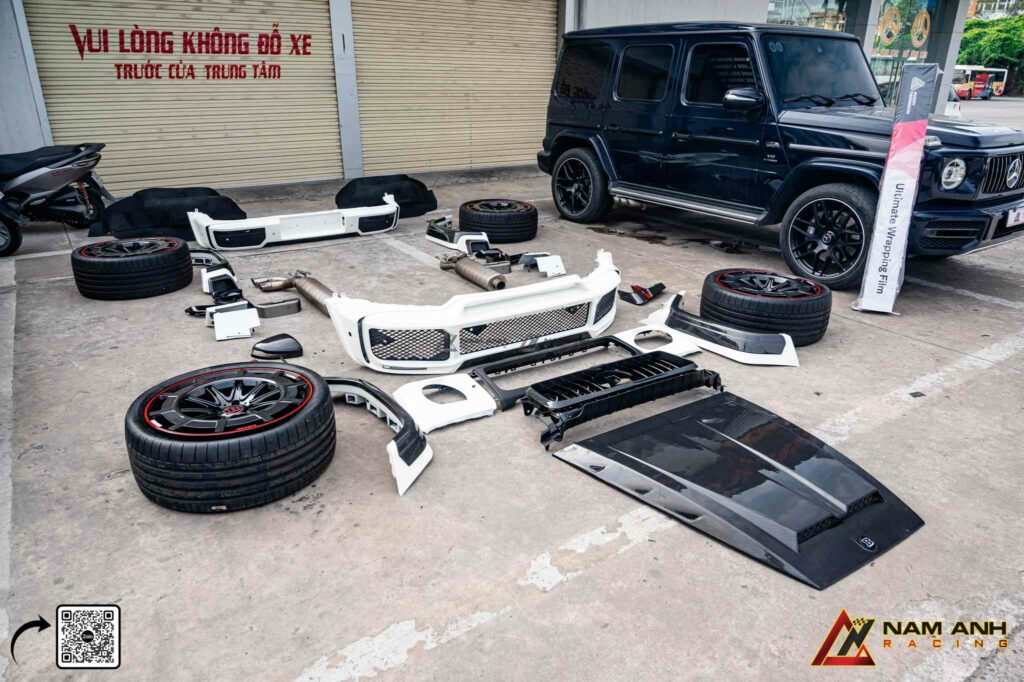 Phần đầu xe nổi bật với lưới tản nhiệt lớn và hốc gió mở rộng, đậm DNA Brabus

