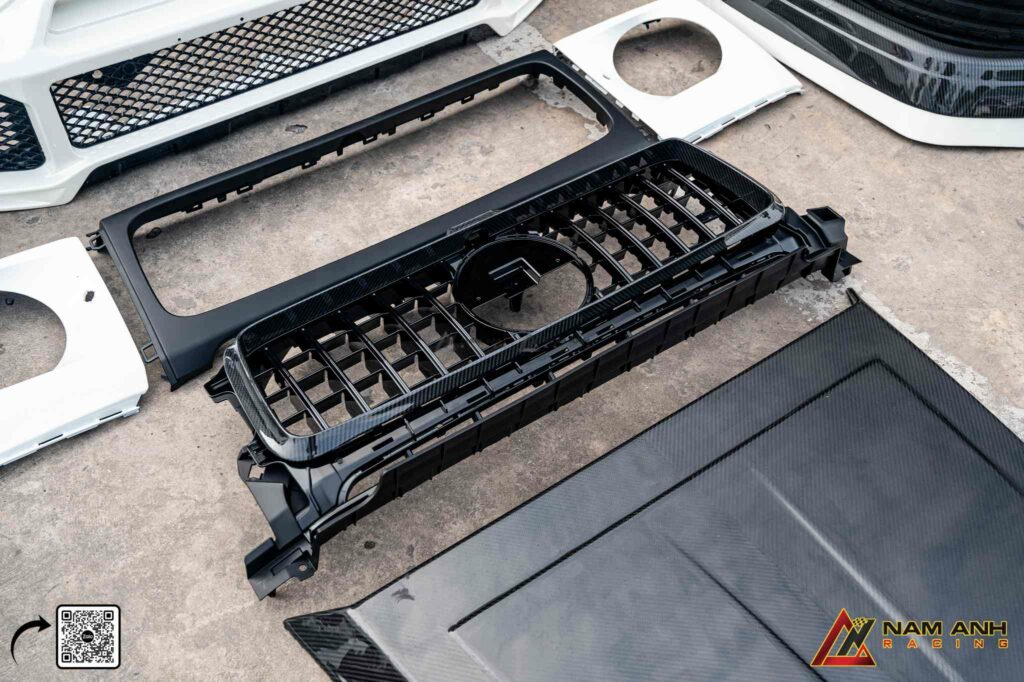 Capo carbon thiết kế sắc sảo, tích hợp khe thoát nhiệt nâng hiệu suất vận hành

