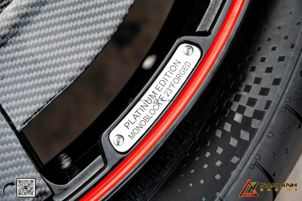 Thiết kế mâm carbon được tính toán kỹ lưỡng về thẩm mỹ và hiệu năng

