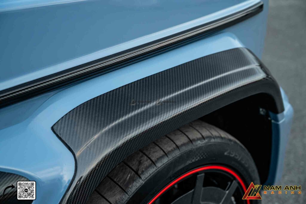 Brabus 900 Rocket nổi bật nhờ sự chăm chút đến từng đường viền carbon

